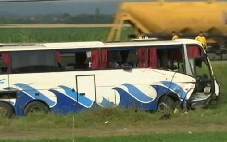 Θανατηφόρο τροχαίο με λεωφορείο στη Σλοβακία: Στους 12 οι νεκροί από τη σύγκρουση