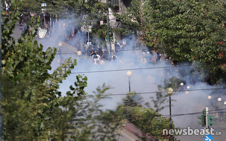 ΑΣΟΕΕ: Νέα ένταση με χημικά, έδιωχναν τον κόσμο