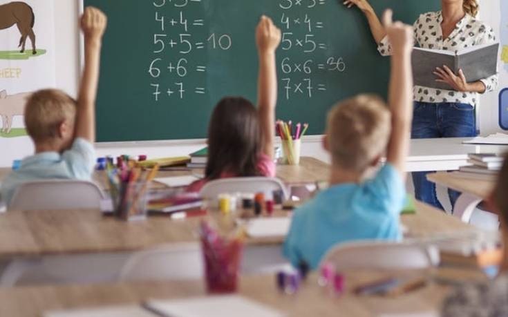 Σχολείο απέλυσε δασκάλα επειδή ήταν ομοφυλόφιλη και… αμαρτωλή
