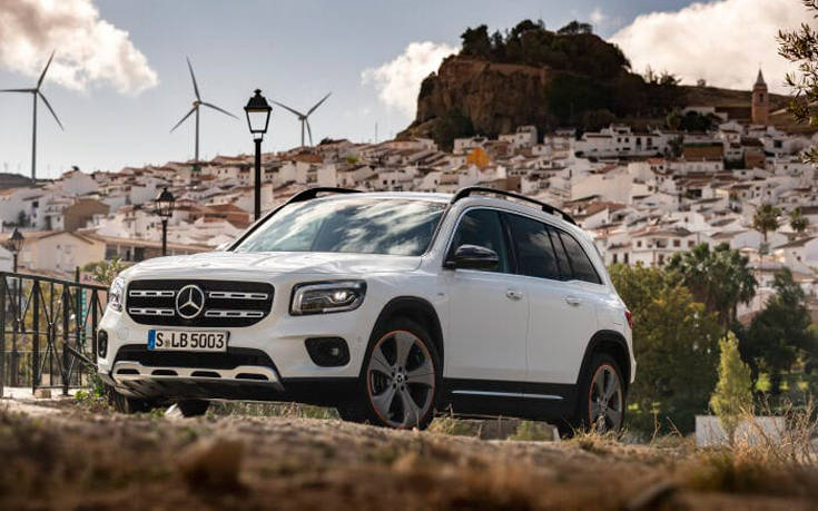 Η νέα Mercedes GLB είναι ένα πολυχρηστικό compact SUV