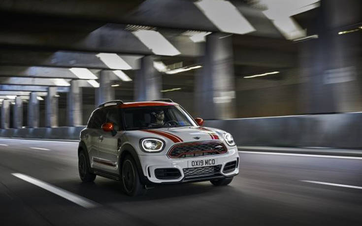 Παρουσιάστηκαν τα νέα Mini John Cooper Works Clubman και Countryman