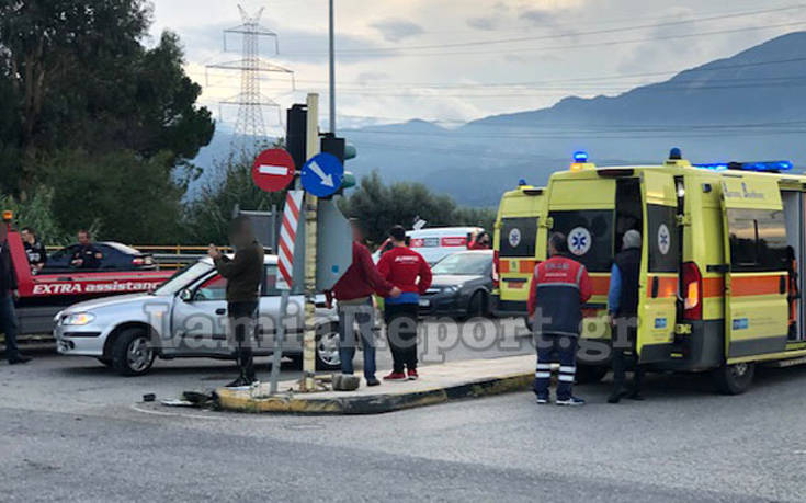 Τροχαίο στη Λαμία, οι δύο οδηγοί υποστήριξαν ότι πέρασαν με πράσινο