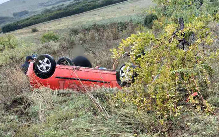 Φθιώτιδα: ΙΧ ξέφυγε της πορείας του και κατέληξε σε χωράφια