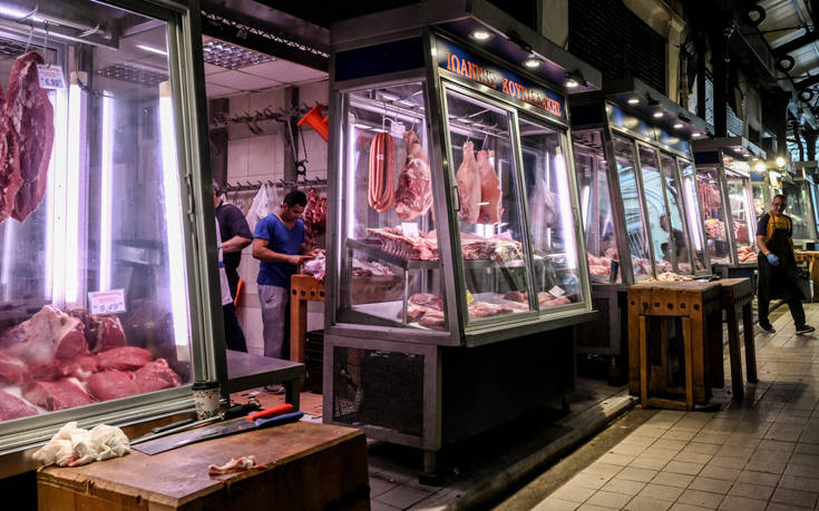 Θεσσαλονίκη: Αυξημένη η κίνηση στα κρεοπωλεία – Με δωροεπιταγές ευχαριστούν τους καταναλωτές οι κρεοπώλες