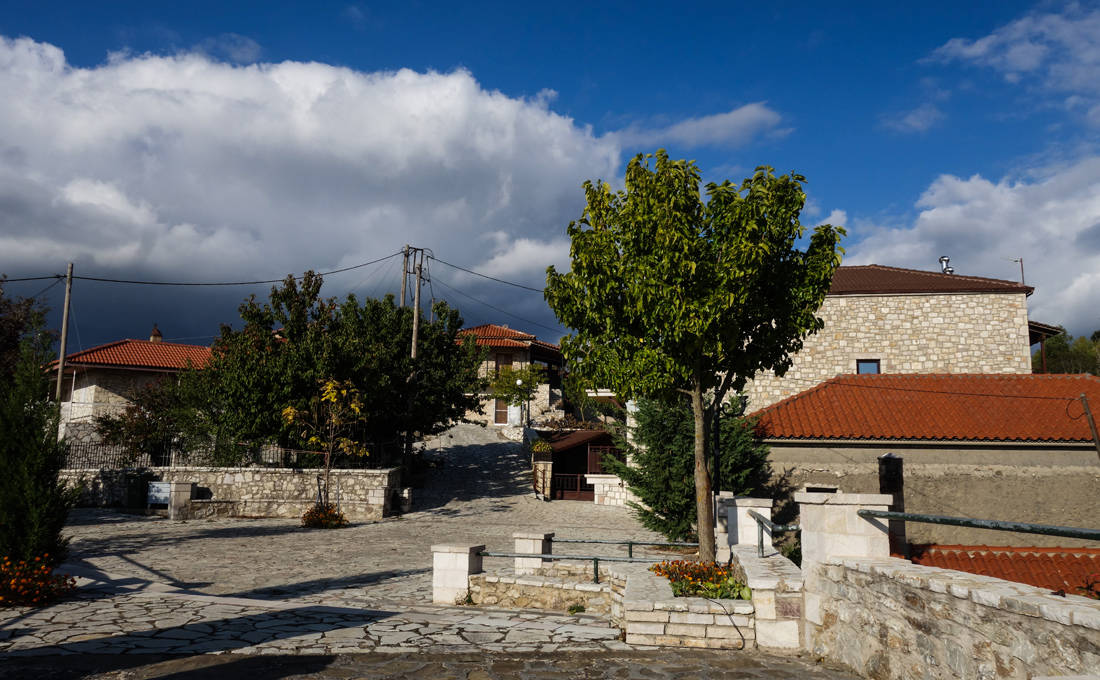 Το χωριό στην ορεινή Αρκαδία που σε ταξιδεύει στο χρόνο