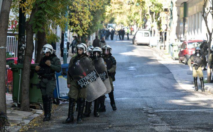 Επίθεση με μολότοφ κατά των ΜΑΤ στου Ζωγράφου