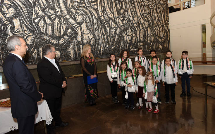 Στον Δημήτρη Κουτσούμπα η παιδική χορωδία της Παλαιστινιακής Παροικίας στην Ελλάδα