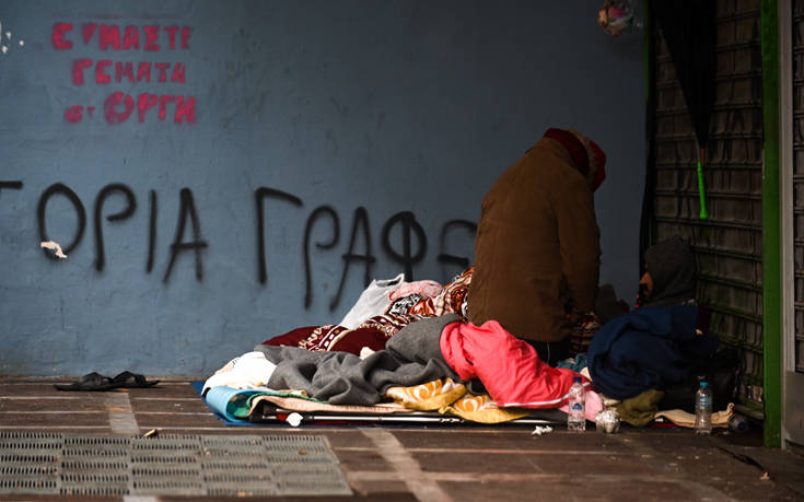 Θερμαινόμενες αίθουσες για τους άστεγους ανοίγει ο δήμος Αθηναίων