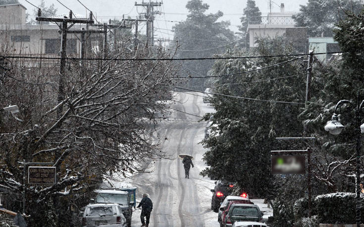 Η κακοκαιρία «Ηφαιστίων» φέρνει κρύο, χιόνια, βροχές και θυελλώδεις ανέμους