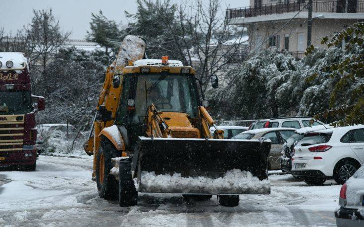 Κακοκαιρία Ζηνοβία: Σε κλοιό βαρυχειμωνιάς η χώρα, κλειστοί δρόμοι και προβλήματα