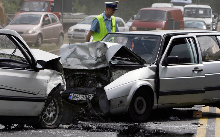 Κινητό, αλκοόλ και υπερβολική ταχύτητα κύριες αιτίες δυστυχημάτων, λένε οι Ευρωπαίοι οδηγοί
