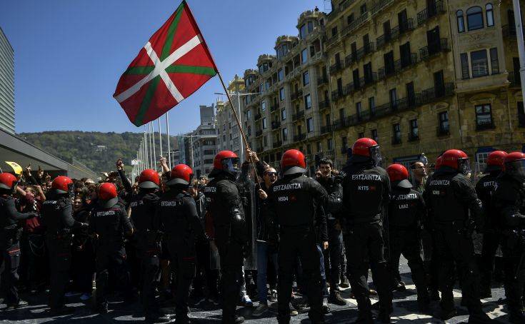 Βάσκος ακτιβιστής δικαιώθηκε για σύνθημα που θεωρήθηκε προσβλητικό για την αστυνομία