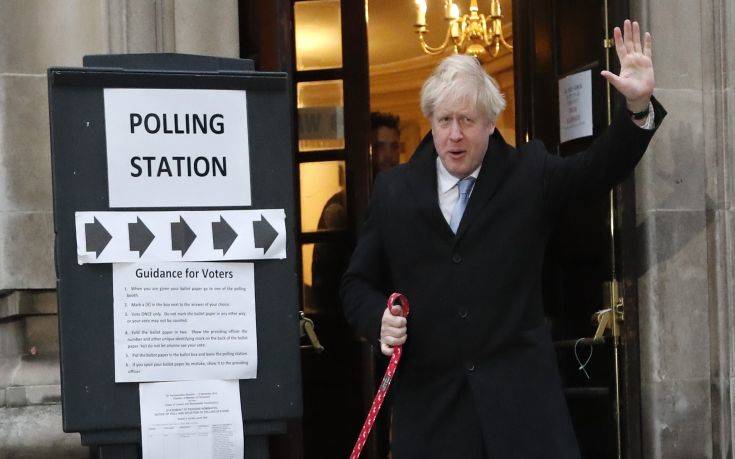 Εκλογές στη Βρετανία: Ο Τζόνσον καλεί τους οπαδούς του να… γιορτάσουν