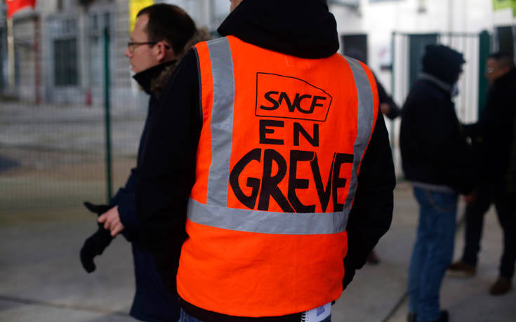 Γαλλία: Συνεχίζονται για 8η ημέρα οι απεργιακές κινητοποιήσεις για το συνταξιοδοτικό