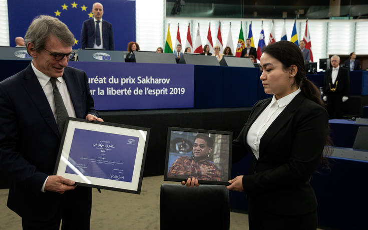 Η κόρη του Ιλάμ Τότι παρέλαβε εκ μέρους του πατέρα της το βραβείο Ζαχάρωφ