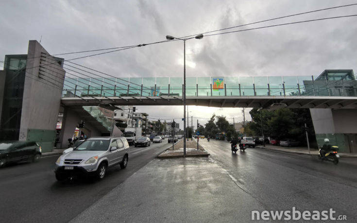 Δράση για τον καθαρισμό και την αφαίρεση γκράφιτι σε πεζογέφυρα της Κηφισίας