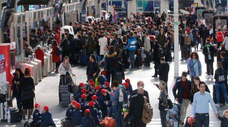 Γαλλία: Χριστούγεννα… σε απεργιακό κλίμα