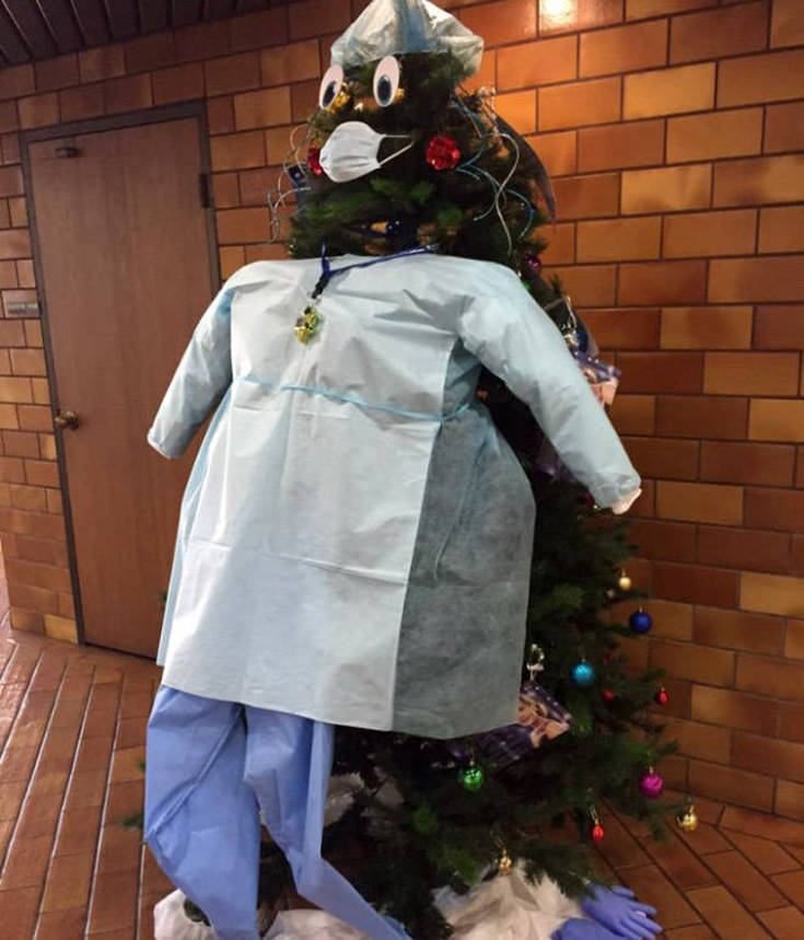 Η χριστουγεννιάτικη διακόσμηση στα νοσοκομεία είναι πάντα ευφάνταστη