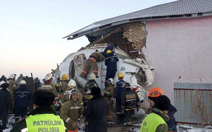 Καζακστάν: Ημέρα εθνικού πένθους η αυριανή, 15 νεκροί από τη συντριβή αεροσκάφους