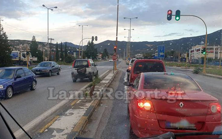 Λαμία: Οδηγός πήγαινε ανάποδα, σε εθνική οδό, στην είσοδο της πόλης