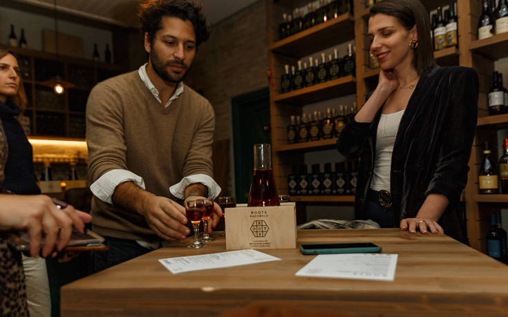 Το Roots Rakomelo Pop-Up Bar άνοιξε τις πόρτες του – Newsbeast