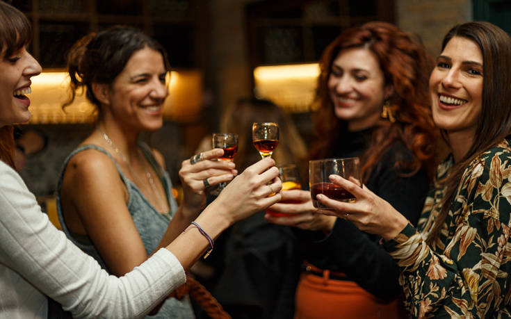 Το Roots Rakomelo Pop-Up Bar άνοιξε τις πόρτες του – Newsbeast