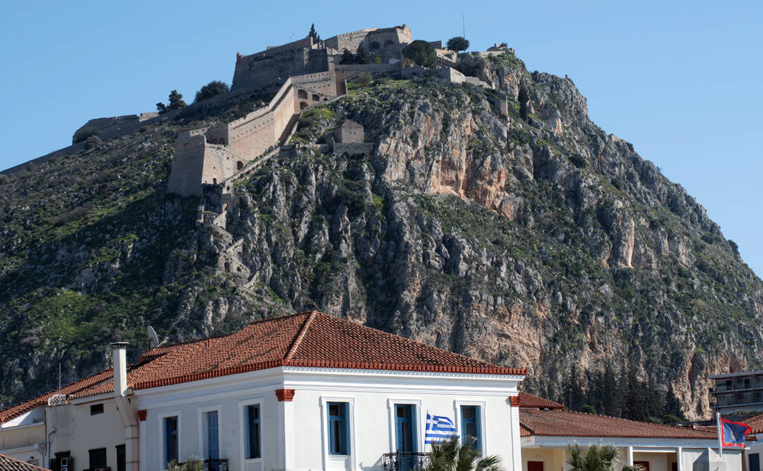 Η παλιά πόλη του Ναυπλίου είναι μία «περαντζάδα» στον χρόνο και την ιστορία