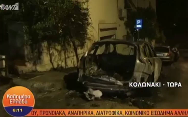 Πυρπόλησαν επτά αυτοκίνητα στο Κολωνάκι και ένα στο Κερατσίνι