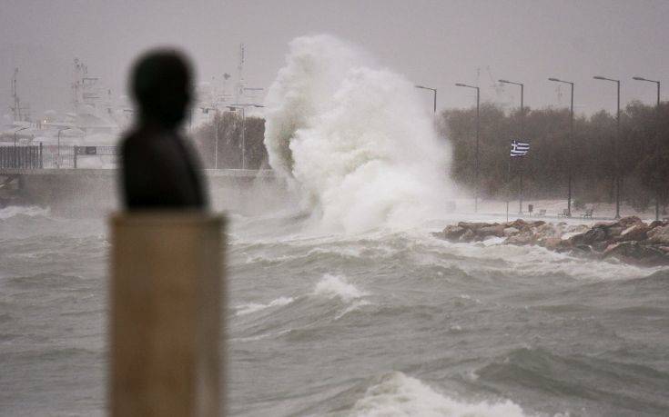 Καιρός: Ισχυροί άνεμοι στο Αιγαίο, ριπές 119 χλμ στην Κάρυστο