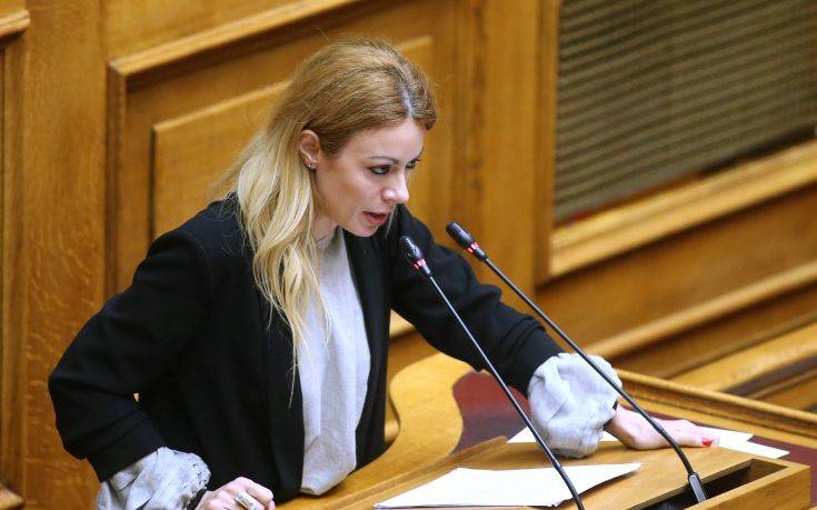 Αδαμοπούλου: Η κυβέρνηση προκαλεί μια ακραία διολίσθηση στην αξία της ψήφου