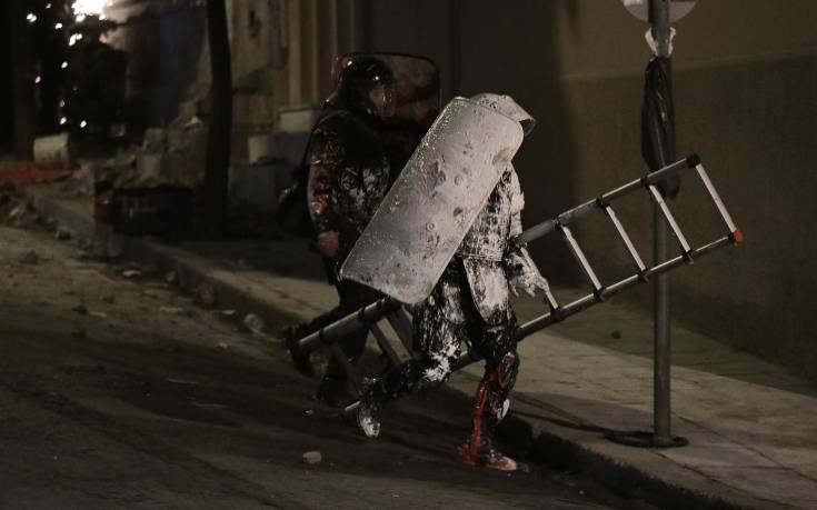 Κουκάκι: Εκκενώθηκαν οι δύο ανακαταλήψεις &#8211; Συλλήψεις αντιεξουσιαστών και τραυματισμοί αστυνομικών