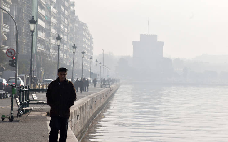 Υποχωρεί σταδιακά η «μεταφερόμενη ομίχλη» πάνω από τη Θεσσαλονίκη και το αεροδρόμιο