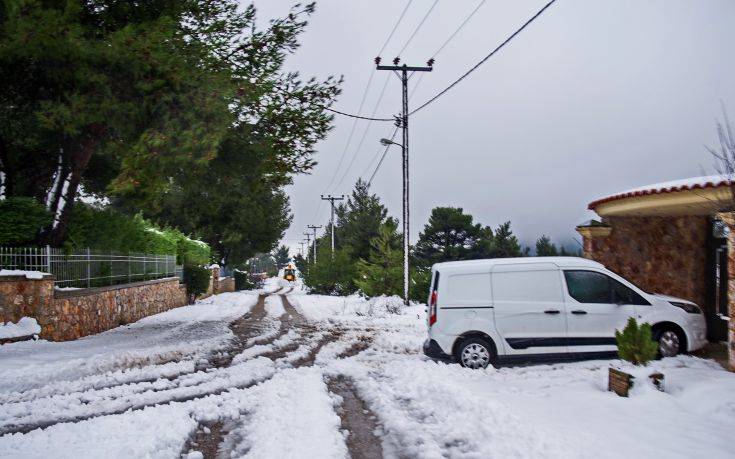 Κακοκαιρία Ηφαιστίων: Πυρετώδεις προσπάθειες του ΔΕΔΔΗΕ για την αποκατάσταση των βλαβών