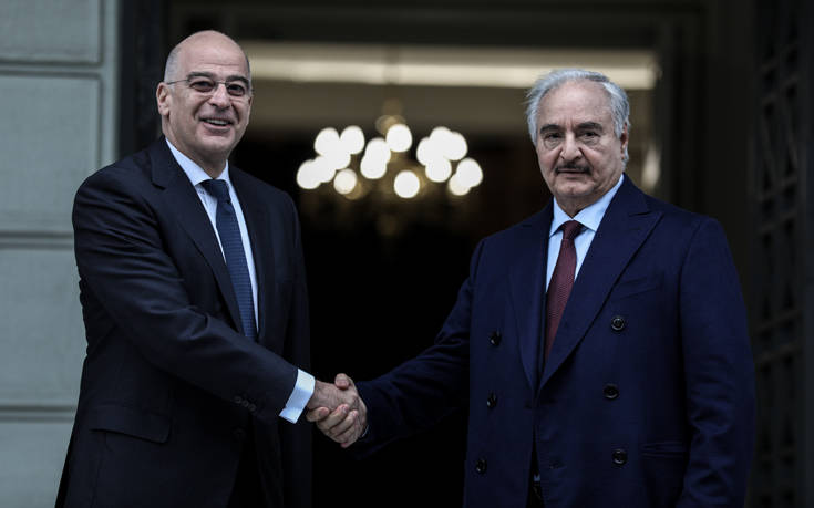 Συνάντηση Νίκου Δένδια – Χαλίφα Χαφτάρ, το παρασκήνιο της επίσκεψης στην Αθήνα