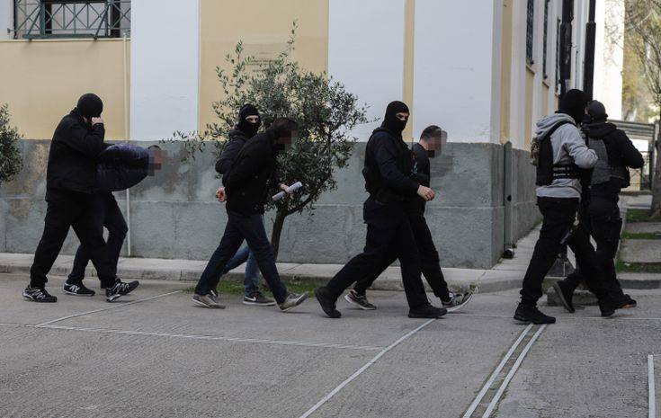 Στη φυλακή τρεις κατηγορούμενοι για την ποσότητα &#8211; μαμούθ κοκαΐνης 1,2 τόνων