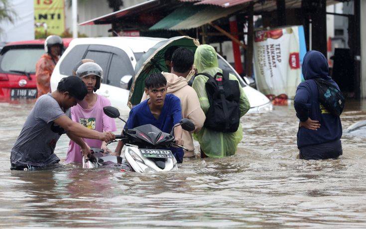 Ινδονησία: Τουλάχιστον 21 νεκροί στην Τζακάρτα από πλημμύρες και κατολισθήσεις