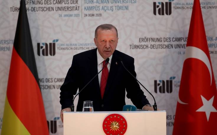 Ερντογάν μετά από τη συνάντηση με Μέρκελ: Η Τουρκία δεν θα εγκαταλείψει τον Σάρατζ