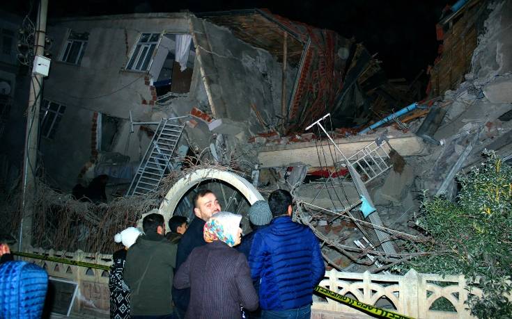 Σεισμός στην Τουρκία: Αυξάνονται τα θύματα του Εγκέλαδου, στους 8 οι νεκροί