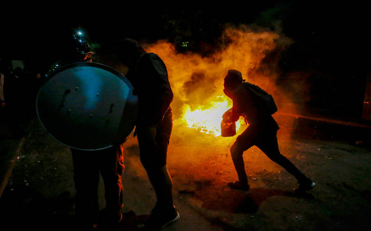 Χιλή: Συνεχίζονται οι αιματηρές συγκρούσεις, άλλοι δύο διαδηλωτές νεκροί