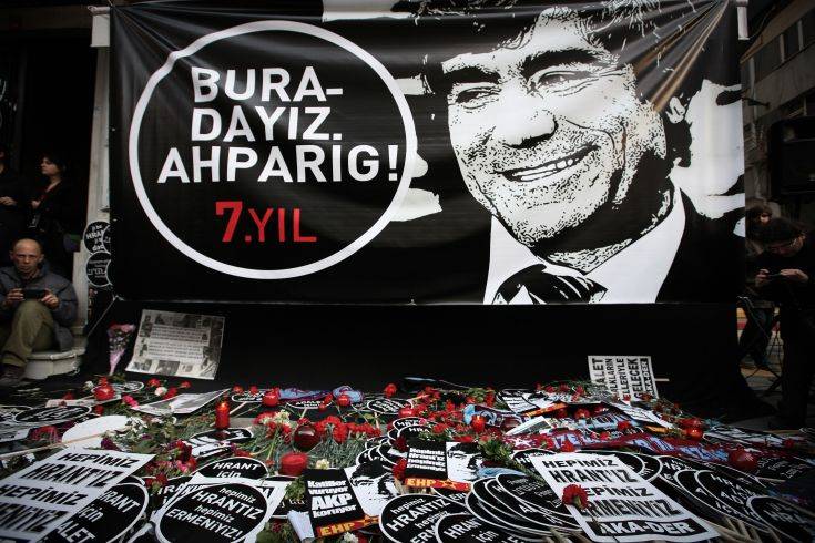 Λαοθάλασσα στην Κωνσταντινούπολη για την 13η επέτειο από τη δολοφονία Τούρκου δημοσιογράφου
