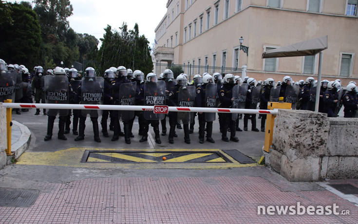 Ολοκληρώθηκε η πορεία στο Σύνταγμα &#8211; Άνοιξαν οι δρόμοι