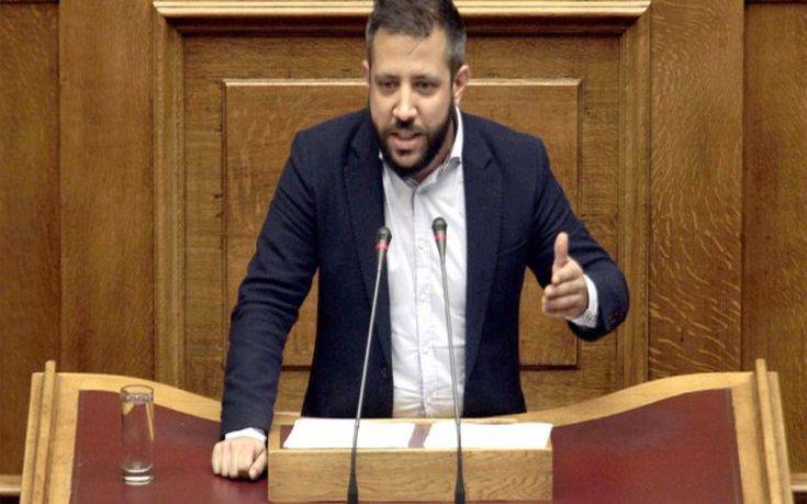 Μεϊκόπουλος: Εγκλωβίστηκα στην κίνηση, επιχείρησα να φτάσω με τα πόδια στη Βουλή
