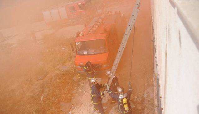 Μεγάλη πυρκαγιά σε εργοστάσιο ξυλείας στη Λιβαδειά