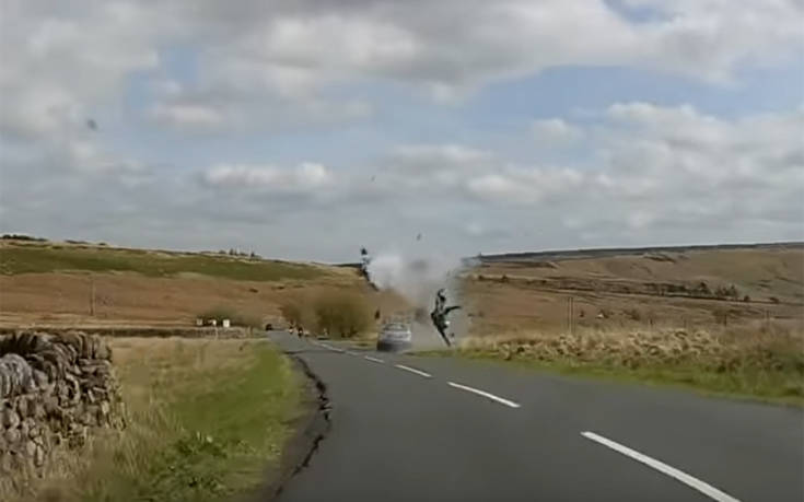 Τρομακτικό βίντεο από μετωπική αυτοκινήτου με μοτοσικλέτα