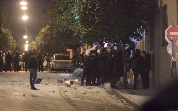 Καρέ – καρέ η επιχείρηση της αστυνομίας στο Κουκάκι