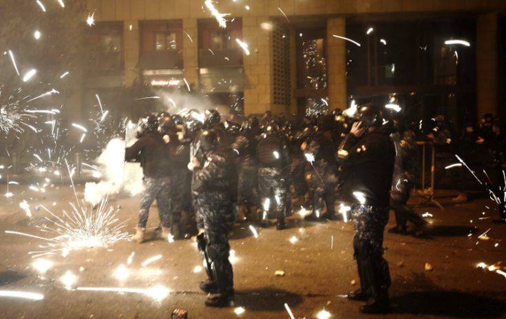 Βίαιες συγκρούσεις μεταξύ αστυνομίας και διαδηλωτών στη Βηρυτό