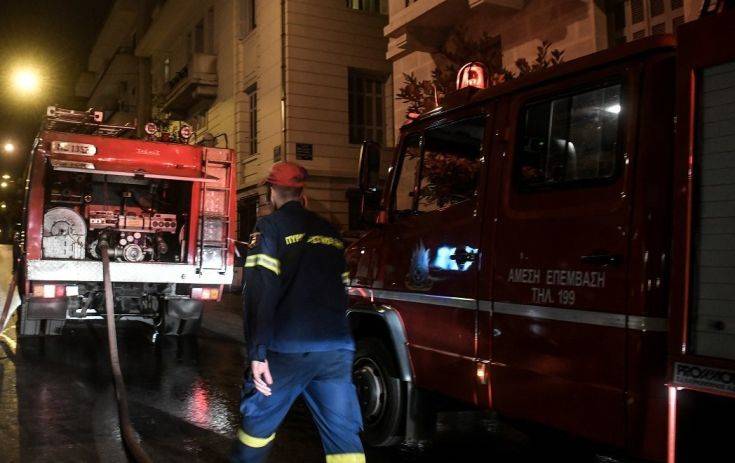 Υπό έλεγχο η φωτιά στο διαμέρισμα στο Νέο Κόσμο