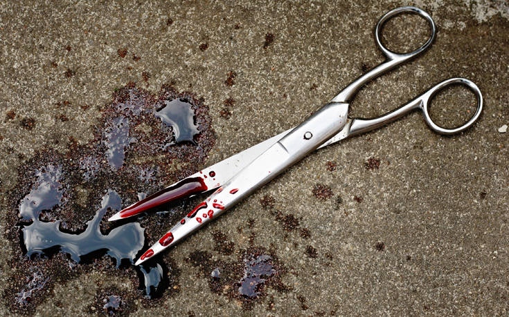 Πώς έγινε η ασύλληπτη οικογενειακή τραγωδία στη Νέα Σμύρνη &#8211; Ο παλιότερος καβγάς ανάμεσα στα αδέρφια με σιδερογροθιά και μαχαίρι