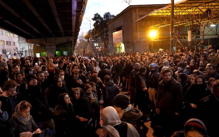 Τεχεράνη: Υπό κράτηση για υποκίνηση αντικυβερνητικών διαδηλωτών τέθηκε Βρετανός