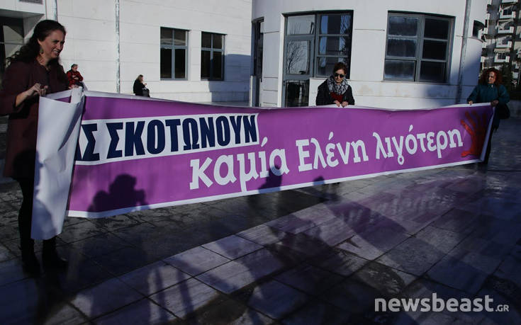 Νέο ξέσπασμα στη δίκη Τοπαλούδη: «Δεν ντρέπεστε λίγο; Με το μαχαίρι στο λαιμό τη βιάσατε»